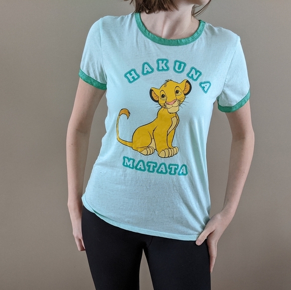 ☘️Hakuna Matata Disney Lion King Tee - Picture 3 of 8